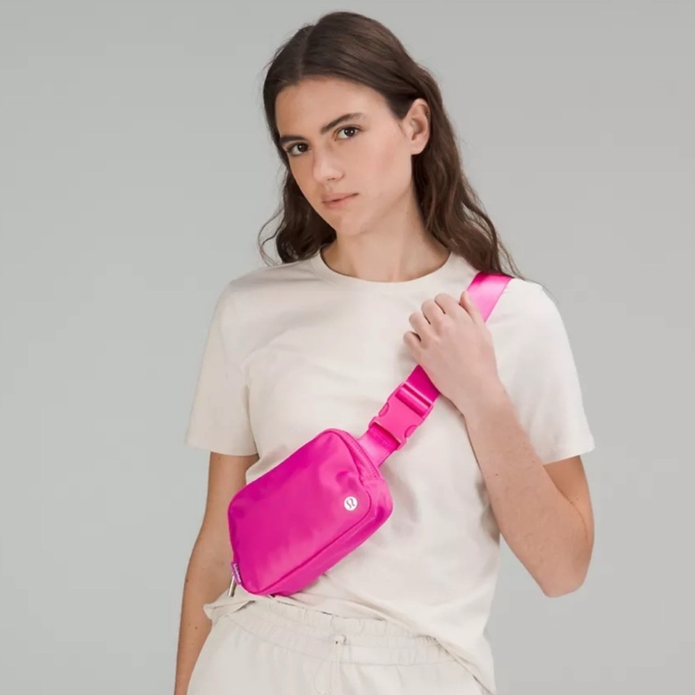 Lululemon Athletica Fuchsia Cosmetic Bag